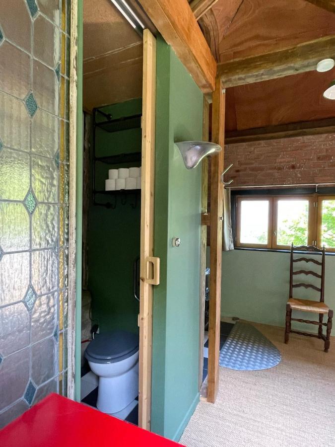Jolie Cabane Avec Jacuzzi Pour Les Amoureux De La Nature Tullins Eksteriør billede