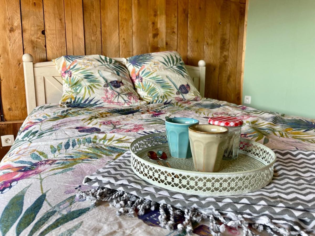 Jolie Cabane Avec Jacuzzi Pour Les Amoureux De La Nature Tullins Eksteriør billede