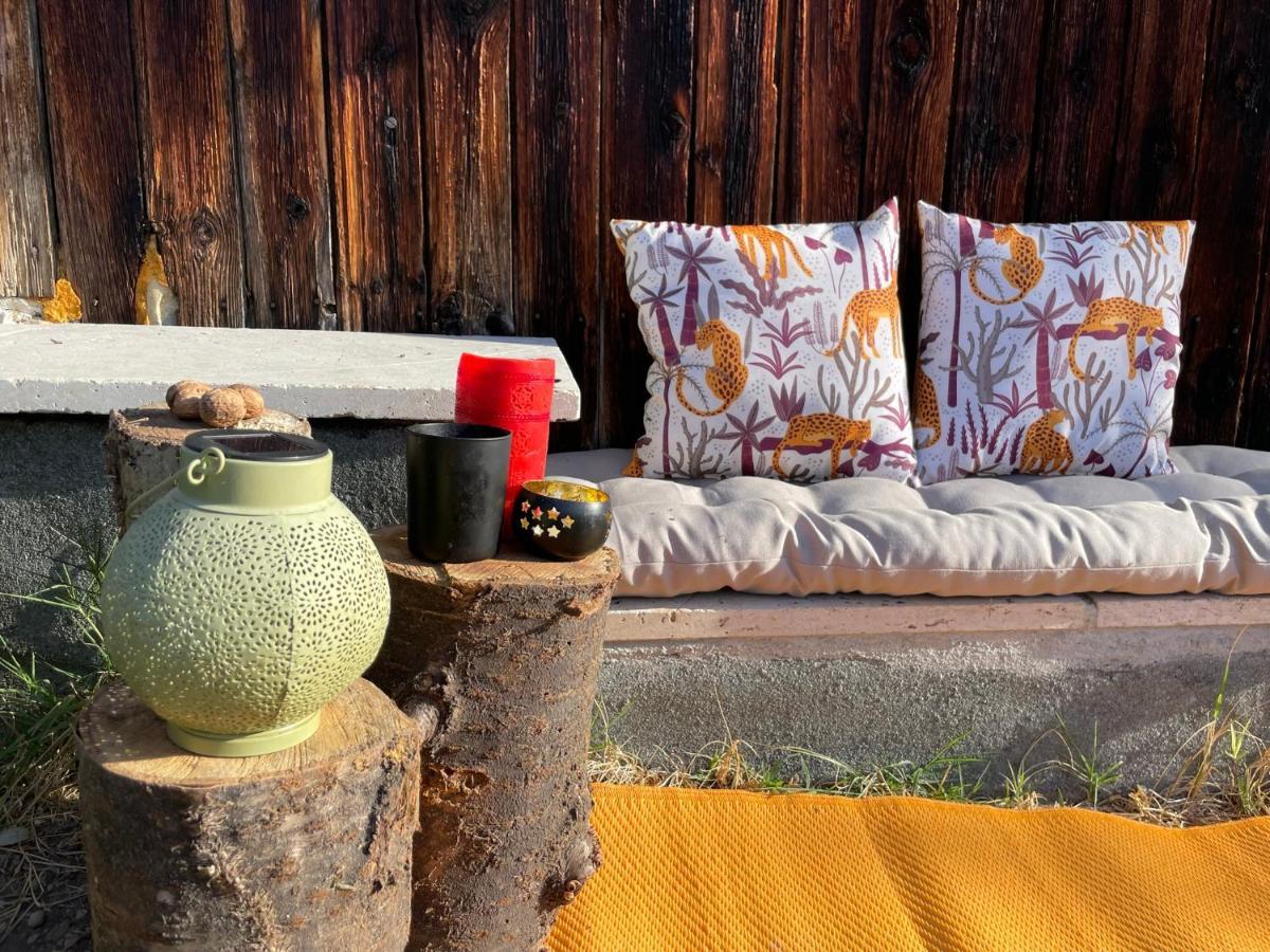 Jolie Cabane Avec Jacuzzi Pour Les Amoureux De La Nature Tullins Eksteriør billede