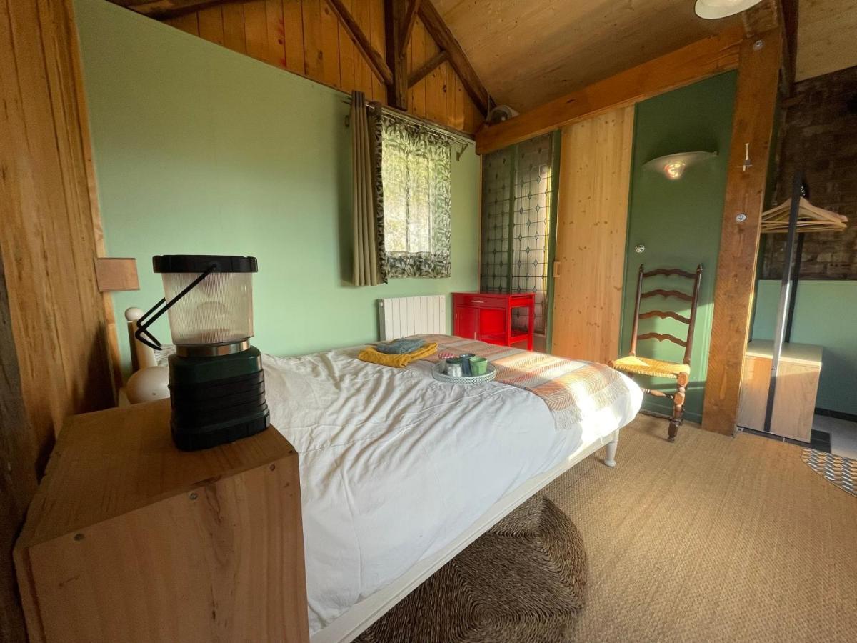 Jolie Cabane Avec Jacuzzi Pour Les Amoureux De La Nature Tullins Eksteriør billede